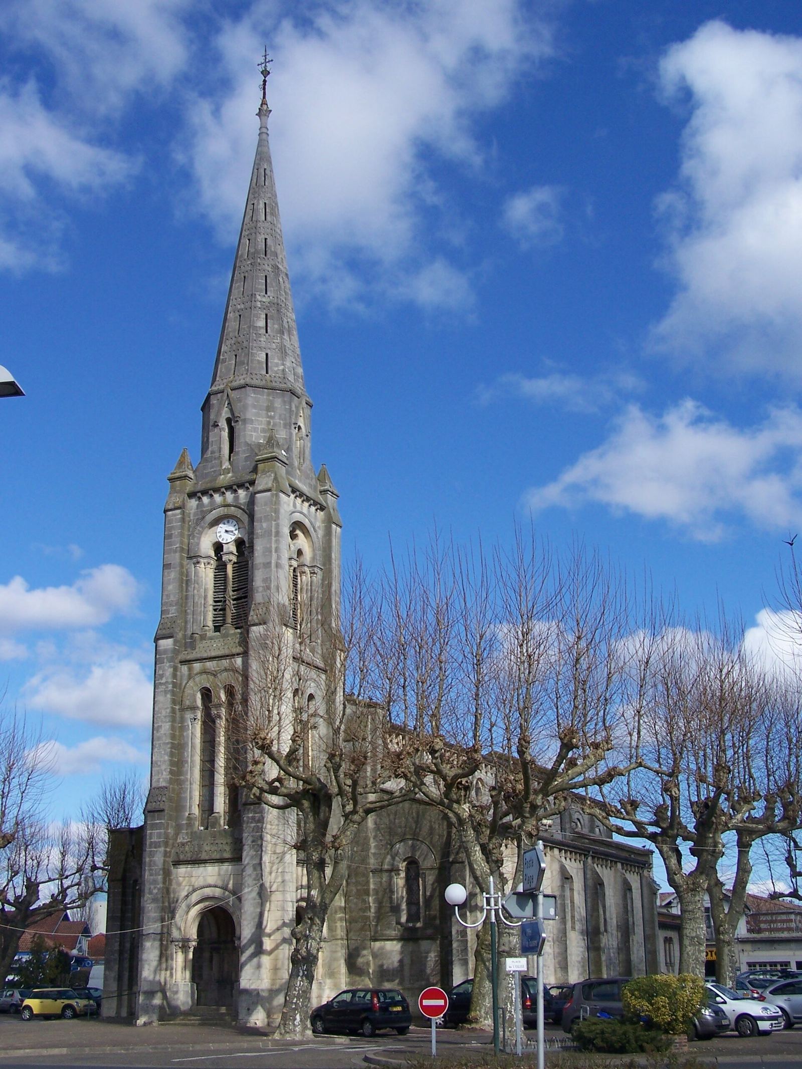 Église Saint-Vincent-de-Paul, Arès