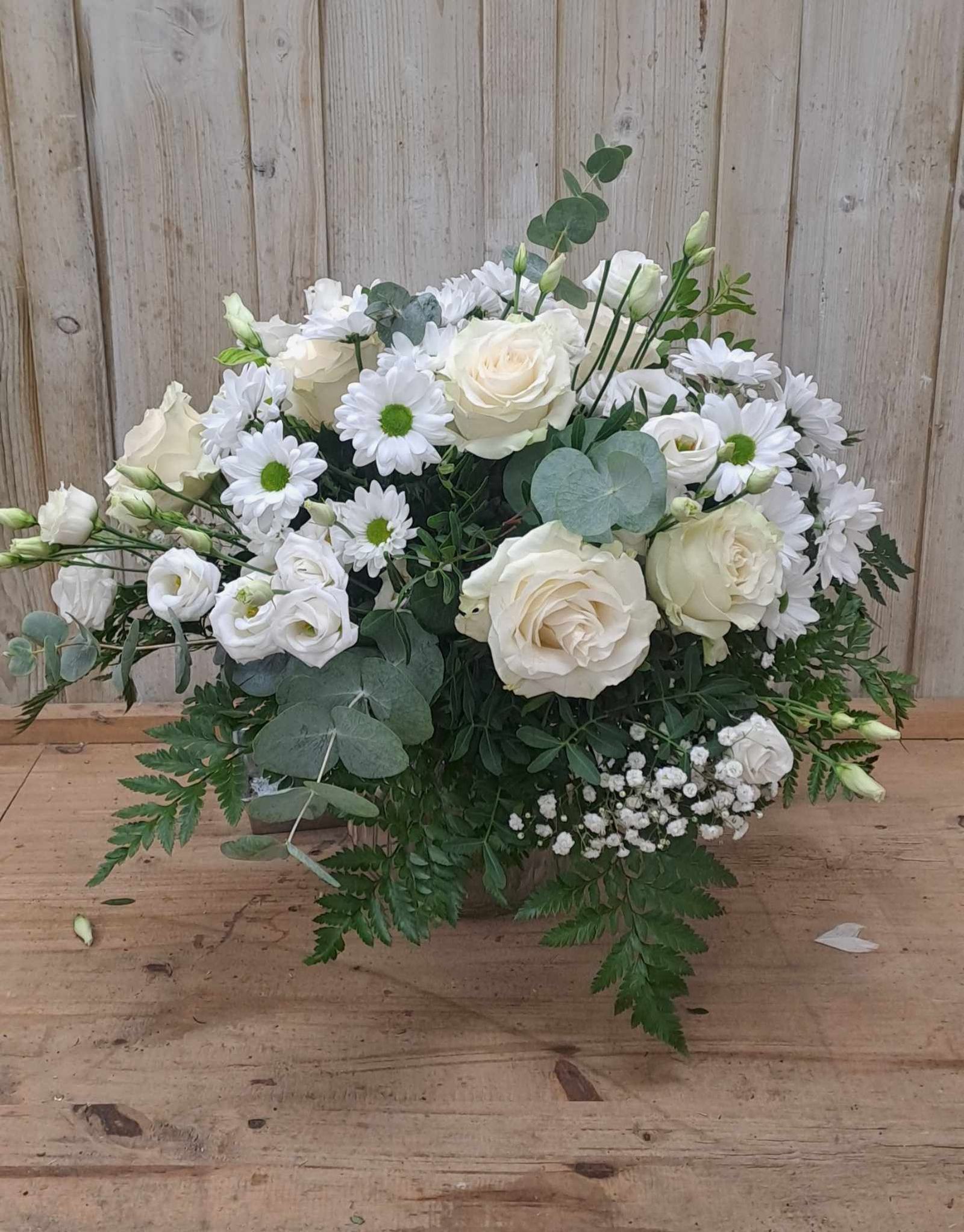 Bouquet blanc et vert composé à la boutique