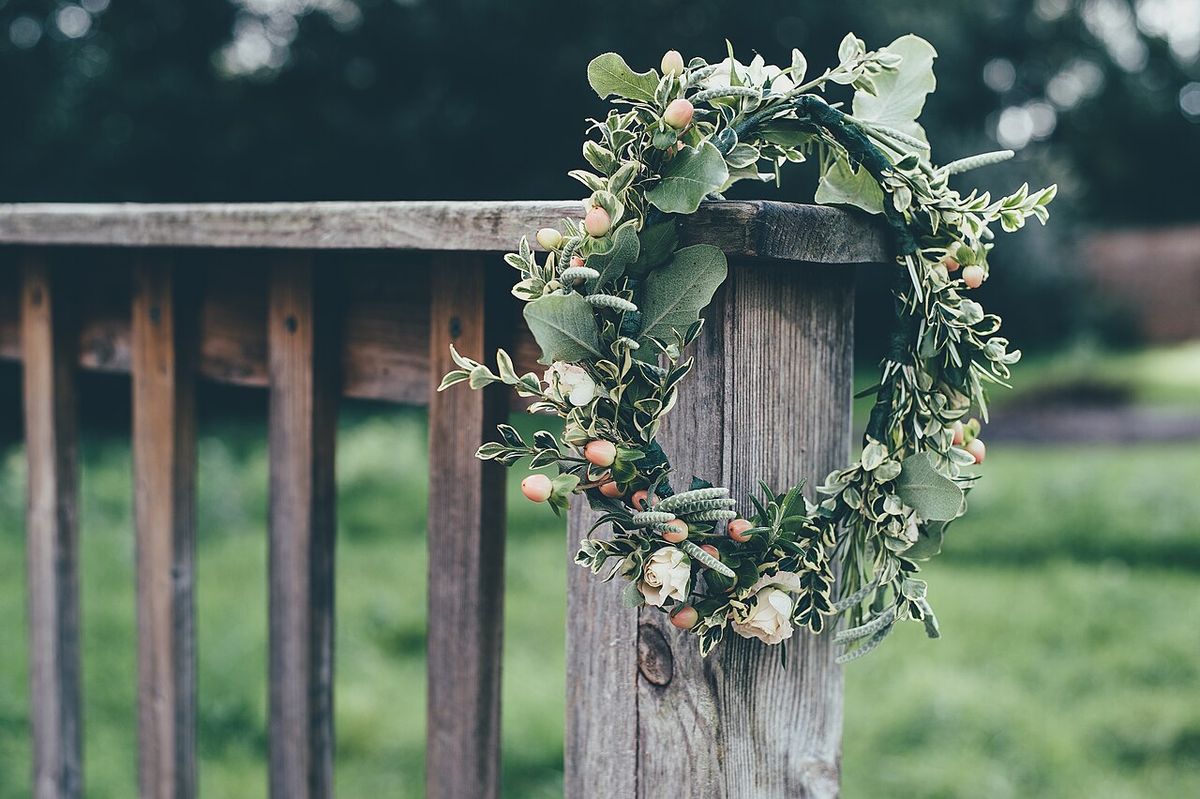 Boutonnières et couronnes (photo d'illustration)